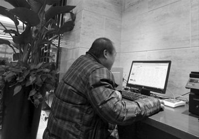 pos机怎么放刷卡卡（pos机刷卡操作步骤）