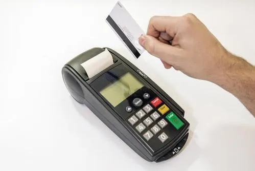 收款机pos机怎么刷卡（刷卡支付使用指南）